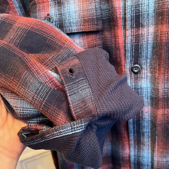 PRANA BLUE AND RED PLAID LONG SLEEVED BUTTON DOWN THERMAL INSIDE SIZE XL - Picture 4 of 4